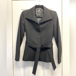 INED Black wool short jacket with belt